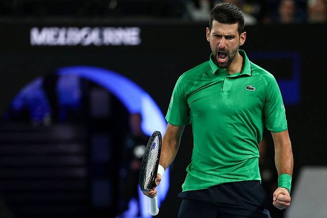 1승 거두는 데 무려 '5시간 27분' 걸렸다...'세계 최강' 알카라스, 호주오픈 결승서 '레전드' 조코비치 상대한다