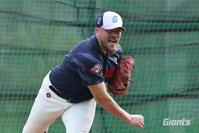 체감은 벌써 150km 육박! 유강남도 깜짝 놀란 포크볼