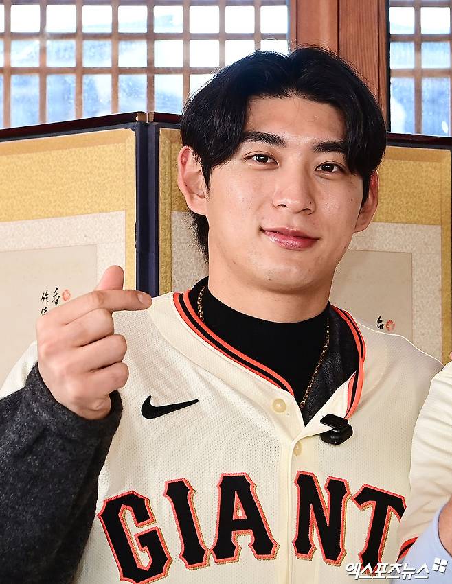 [오피셜] 이정후 우익수 끝내 공식화…