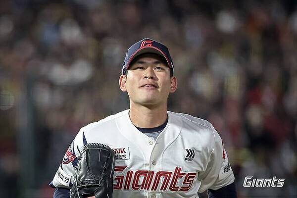 '상무 입대 포기→최악 부진' 롯데 전체 1순위 좌완, 캠프 시작부터 '집중 코칭'…말띠 해 맞아 살아날까