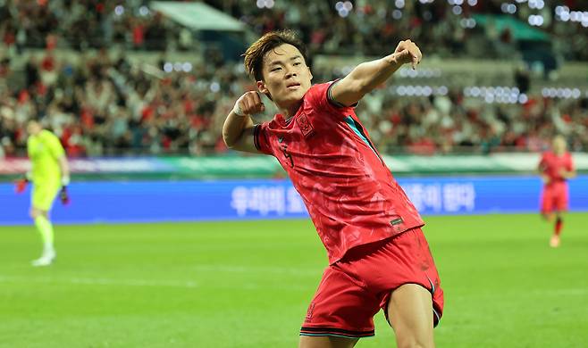 ‘韓 국대’ 인기 폭발, 또또 ‘英 PL 러브콜’ 받는다 “리즈 유나이티드→이적 시장 마감 직전 오현규 영입 계획”