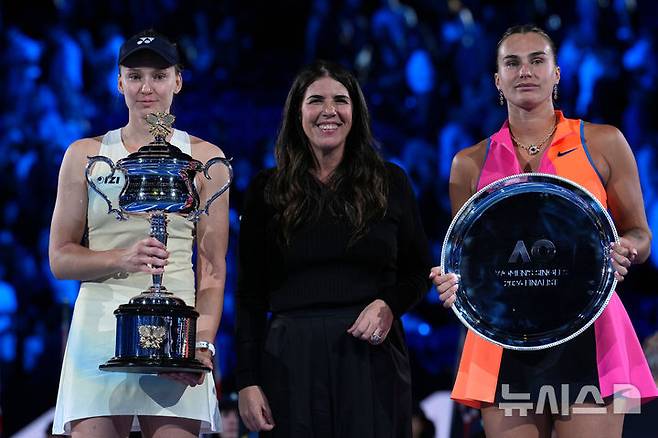 리바키나, '세계 1위' 사발렌카 격파…생애 첫 호주오픈 정상