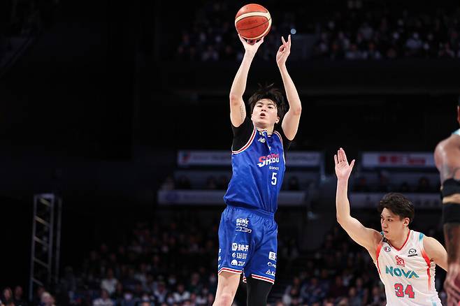 [농구일기] “야 이놈들아, 이현중한테 패스 좀 해~”