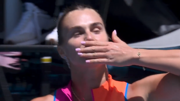 3세트 0-3 열세 뒤집기 드라마...리바키나, 세계 1위 사발렌카 꺾고 호주오픈 첫 정상