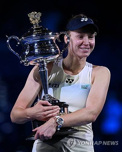 아시아 선수가 호주오픈 우승이라니… 리바키나, 사발렌카 꺾고 호주오픈 정상