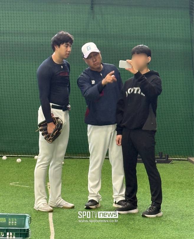 160km 윤성빈도, 홍민기도 살려낸 '상진매직'…김상진 코치, 삼성의 아픈손가락 전담마크 시작됐다