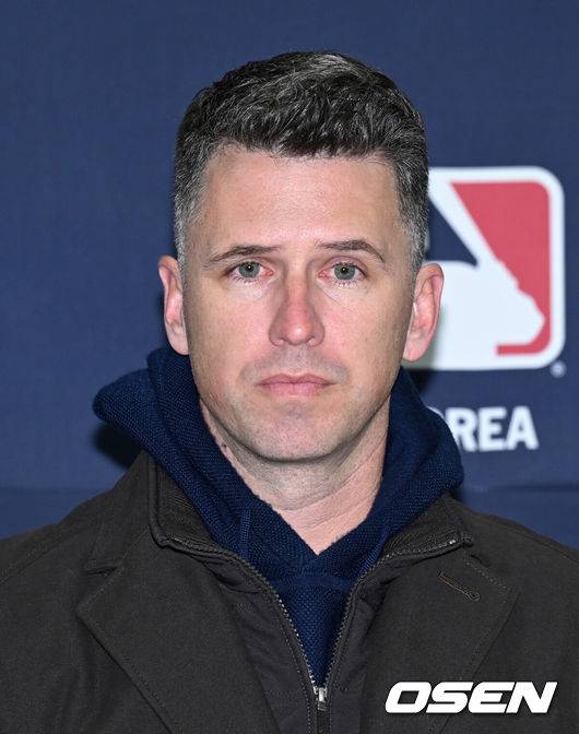 한국까지 와놓고선 이럴 수 있나…이정후 낭패, 2년 만에 포지션 박탈이라니