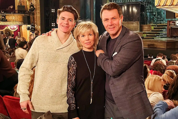 비행기·헬기 '끔찍한 충돌'+67명 전원 사망…'부모 한꺼번에 잃고' 딱 1년, 美 스케이터가 올림픽 간다→