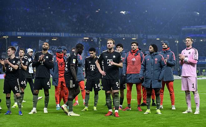 바이에른 왜 이러나? 아욱국전 패배 후 함부르크에도 2-2 무승부...'선발' 김민재, 두차례 결정적 블로킹에도 '최하 평점'