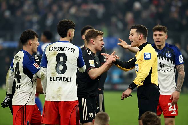 바이에른 왜 이러나? 아욱국전 패배 후 함부르크에도 2-2 무승부...'선발' 김민재, 두차례 결정적 블로킹에도 '최하 평점'