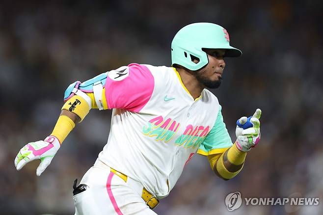 '타격 기계' 아라에스, MLB 샌프란시스코와 1년 계약