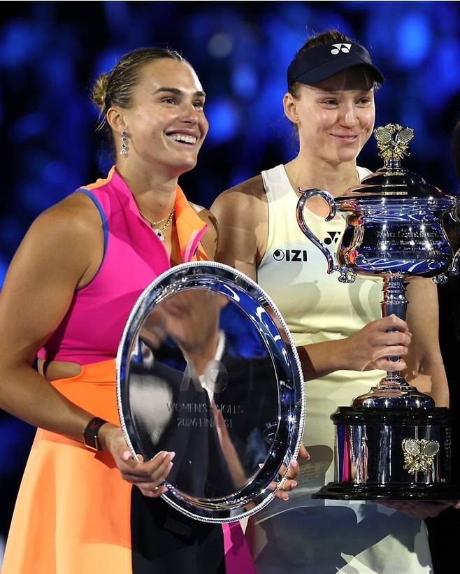 [김경무의 오디세이] '얼음여왕' 돈방석...리바키나, 석달새  '116억원 우승 상금' 챙겼다