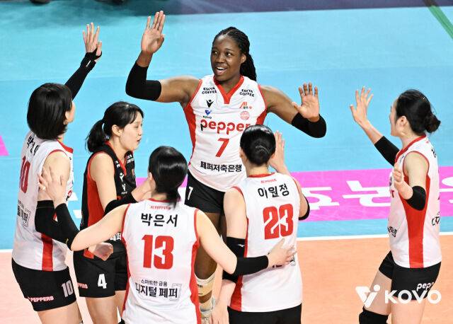 조이+시마무라 54점 분전에도 패한 페퍼, “우리가 준비한 유효 블로킹이 나오지 않았다” [MD인천]