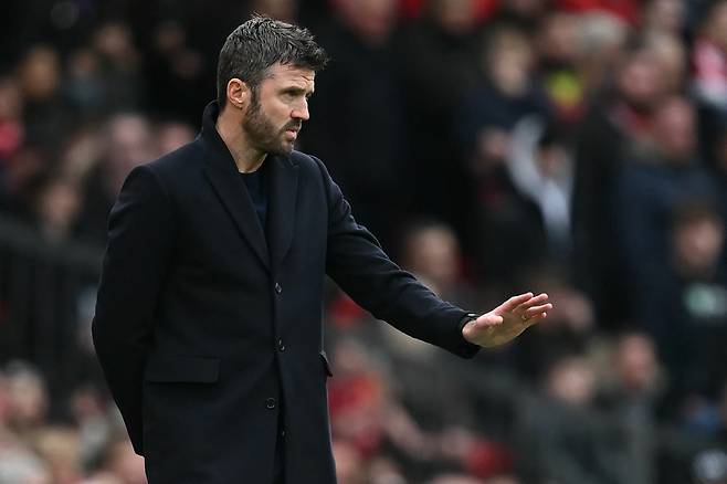 '91분 동점골 실점→94분 결승골' OT 극장 개봉…맨유, '노룩 어시스트' 카세미로 1골 1도움 원맨쇼+세슈코 환상골로 풀럼 3-2 격파, 미친 3연승 질주[EPL 리뷰]