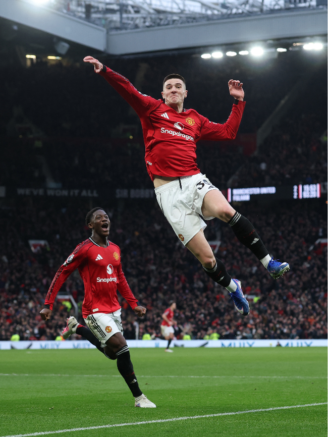 ‘90+1분 동점골 실점 → 90+4분 결승골’ 캐릭 부임 후 승승승, 꿈의 극장 개봉한 맨유…풀럼전 3-2 승, 리그 7경기 승무무무승승승