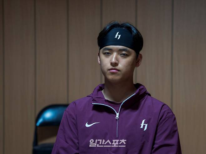 교체 지시한 감독에게 공 '툭'...박준현