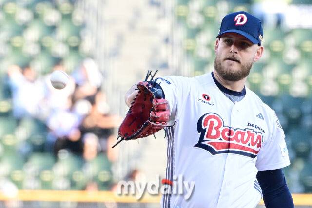 코치에 어깨빵→사과→끝내 두산과 재계약 실패→다저스와 마이너 계약, ML 재도전 나선다