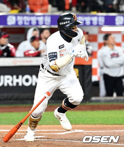 ‘이래서 황재균이 은퇴했나’ 최후통첩 받고 고심하는 손아섭, 3000안타 대업 도전할 기회 있을까