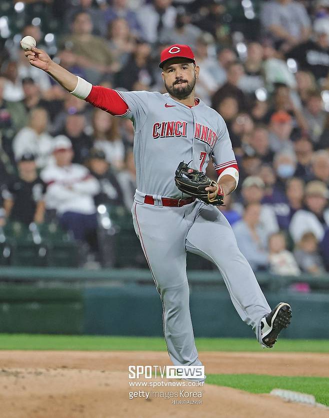 더 큰 금액 뿌리쳤다, 사랑받던 팀으로 전격 복귀…강타자 수아레스, 신시내티와 219억원 FA 계약 체결