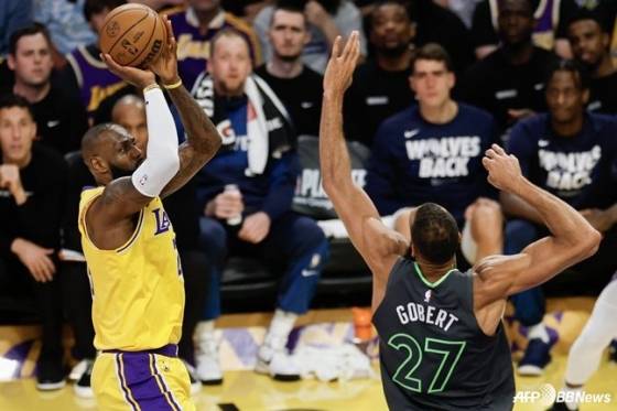 '킹' 르브론 도대체 42세 맞나, 사상 최초 '22년 연속' NBA 올스타 영예...