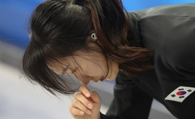 심석희와 '8년 갈등' 풀었다…최민정, 올림픽 金 위한 화해의 터치 → 생일 파티 박수까지 韓 여자 계주 '원팀' 선언