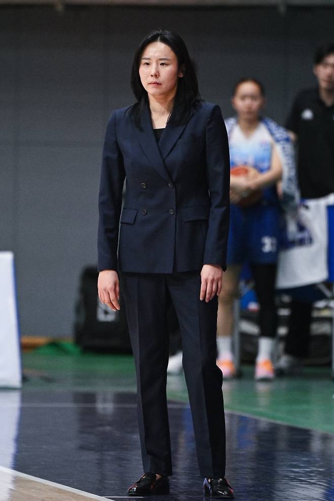 프로팀이 겨우 ‘43득점’ 이거 맞아? 어차피 지는 백투백을 어쩌나