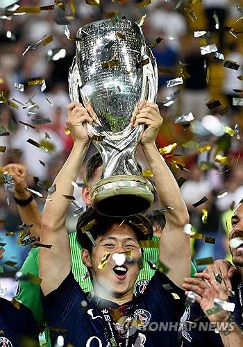 '韓 축구 초대형 경사' 이강인, PSG와 재계약 추진…