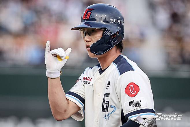 7500만원→1억1000만원 수직상승! 롯데 초대형 트레이드 주인공의 ‘따뜻한 겨울’은 아직이다