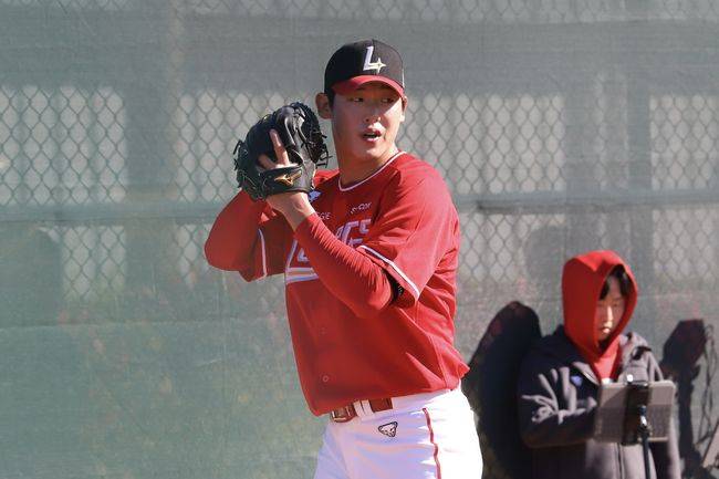 ‘군 전역’ 160km 파이어볼러·1차지명 사이드암, SSG 비밀병기 될까 “군대에서 몸 잘 만들었다”