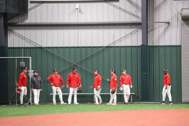 '영하 2도 실화?' 37년 만에 일시 한파, SSG 왜 당황하지 않았나…ML 규모급 실내훈련장→우수 인프라 실감