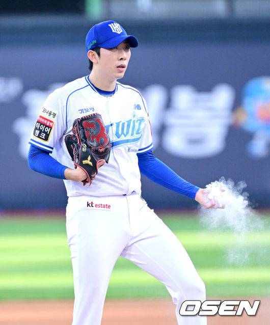 트레이드로 인생 바꿨다! 첫 10승→연봉 2억 돌파, 1차지명 대박 어떻게 가능했나 “장성우 선배 덕분, FA 계약 정말 원했다”