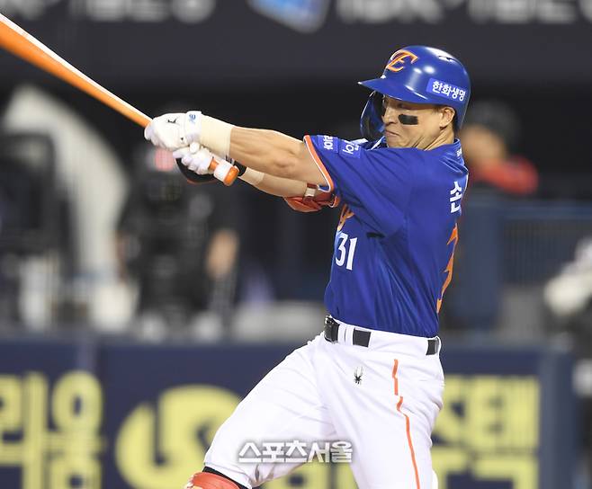 “아직 자신 있다” 손아섭의 각오…‘최저연봉+옵션’ 역제안, 위기 아닌 전환점 될 수 있다 [SS포커스]