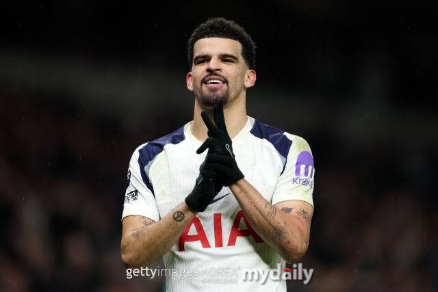 '198cm 골키퍼 넘긴 환상적인 로빙슛' 손흥민 이후 토트넘 최고 결정력…EPL 주간 베스트11 선정