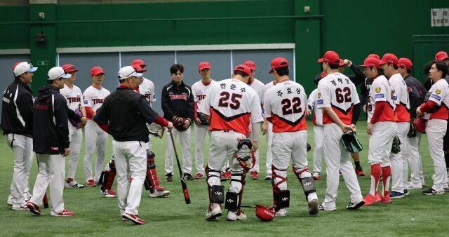 김선빈은 ‘김태공’으로 변신했고 편의점이 사랑방이 됐다…“아마미오시마 훈련하기에 딱이야, 너무 좋아”[MD아마미오시마]