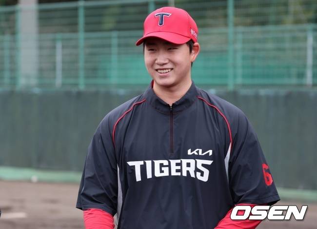 80% 힘으로 147km, 독학으로 마스터 깜짝 스위퍼까지...첫 불펜 무력시위 189cm 루키, 해영 의리 영철의 길 따를까