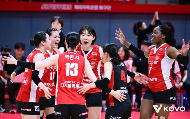 '조이 30점 폭발' 페퍼저축은행 셧아웃, 현대건설만 만나면 강하다 '상대전적 4승 1패 압도' [MD광주]