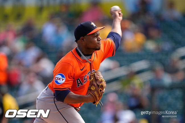 한화에 남을 걸 그랬나, 폰세·와이스 떨고 있니? 선발 입지 위험하다…FA 최대어 좌완 거취에 촉각