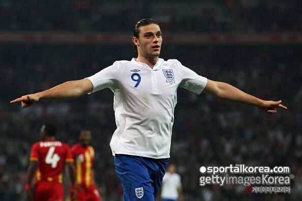 '전 부인에게 수차례 통화→최대 5년 징역 가능성' 목발 짚고 법원 출석한 前 잉글랜드 국가대표 공격수 앤디 캐롤