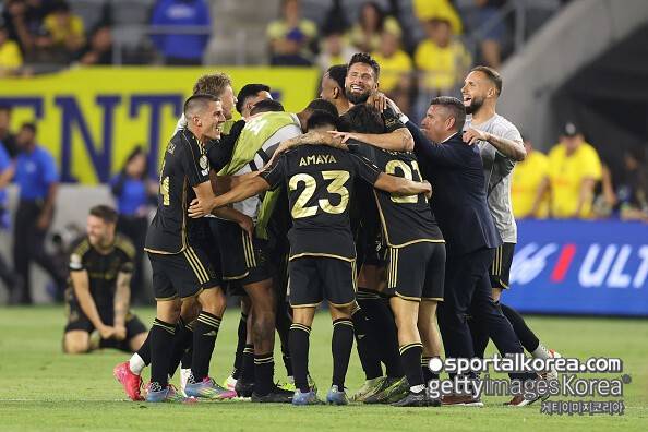 '청천벽력!' 손흥민, '감독복' 또 못 받나...LAFC, 쏘니 주력 포메이션 버리고 4-3-3 주무기 삼는다