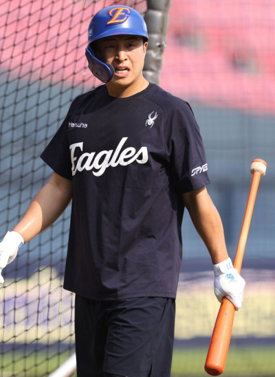 ‘결국 백기 투항’ 손아섭, 한화와 1년 1억 계약…3000안타의 꿈 이룰 수 있나?