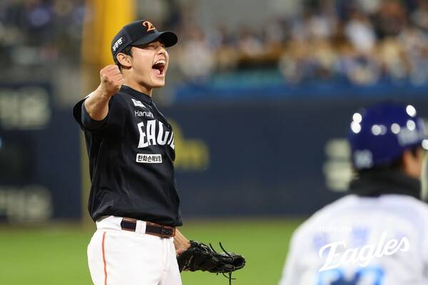 '어깨 통증' 문동주, 류지현호 대표팀 최종 명단 제외 가닥...대체 멤버는 고영표 유력