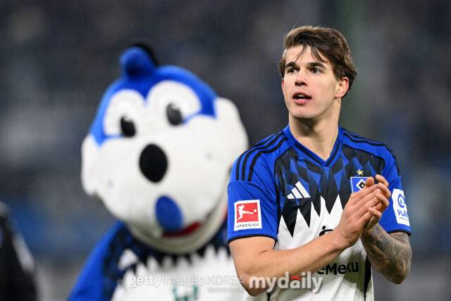 '김민재 떠날 경우 바이에른 뮌헨 영입 1순위'…토트넘 임대 수비수, 분데스리가 월간 MVP 후보 선정