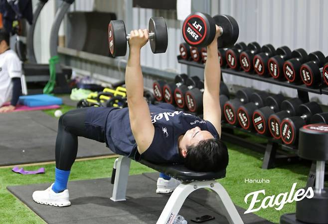 “도대체 어떻게 영입한 거야?” 리그가 놀란 한화의 마법… 역대급 대박으로 이어질까