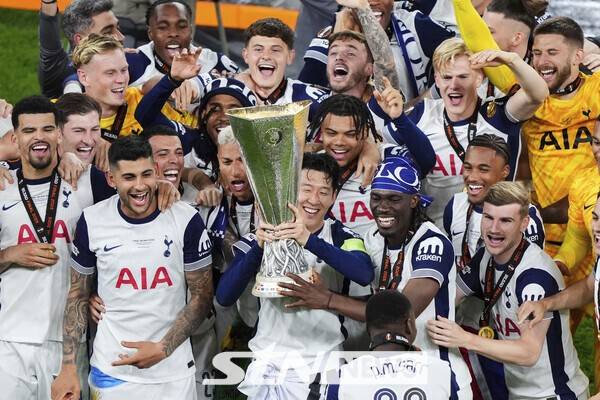 'SON 그립지?' 꽃이 지고 나서야 봄인 줄...