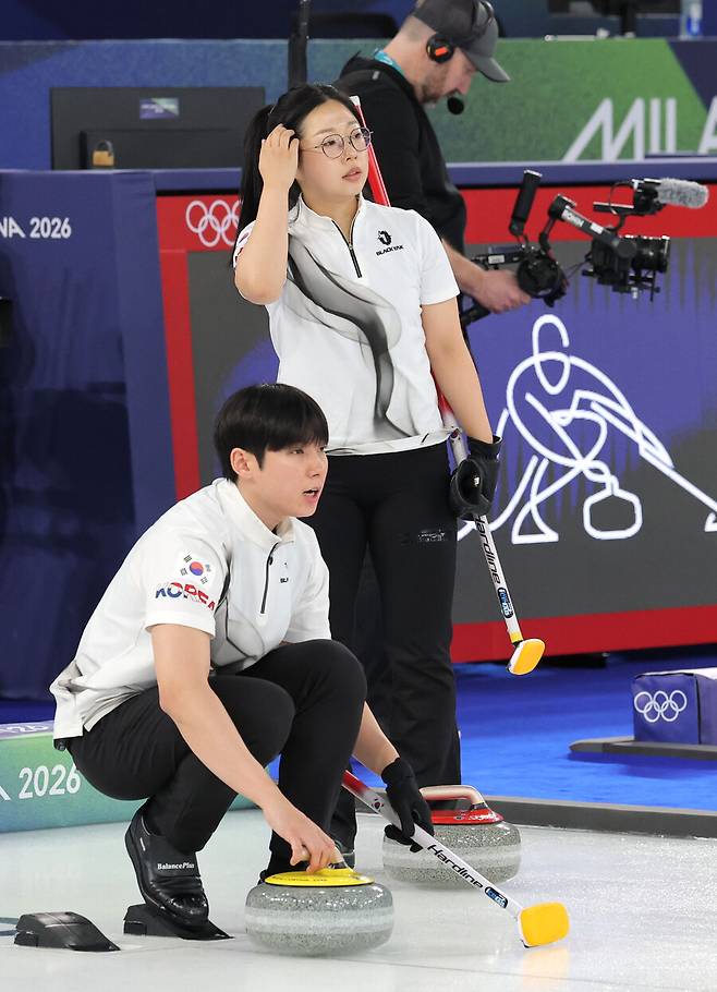 '오심 논란' 컬링 김선영·정영석 조, 올림픽 공식 입장 달랐다...