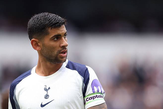 “출전 가능한 선수가 11명뿐, 수치스러워” 공개적으로 작심 발언하더니…‘캡틴’ 로메로 결국 떠난다, AT 마드리드 이적설 다시 수면 위로