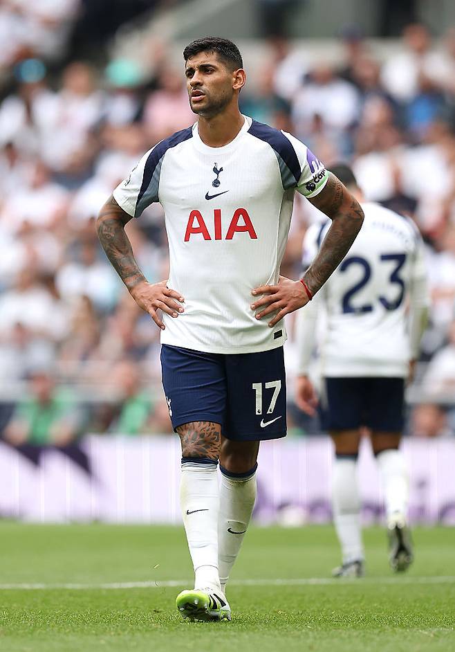 “출전 가능한 선수가 11명뿐, 수치스러워” 공개적으로 작심 발언하더니…‘캡틴’ 로메로 결국 떠난다, AT 마드리드 이적설 다시 수면 위로