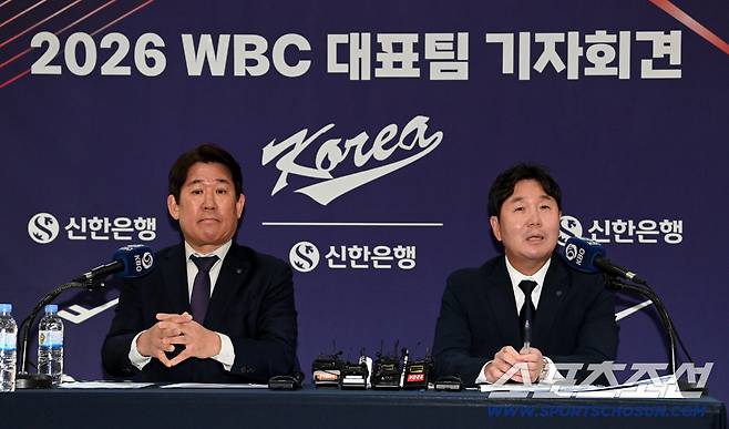 문동주 어깨 이미 30일부터 아팠다 + 홍창기 빠지고 구자욱·문현빈 승선 이유는 → 류지현호 30인 선발 배경 밝혔다 [일문일답]