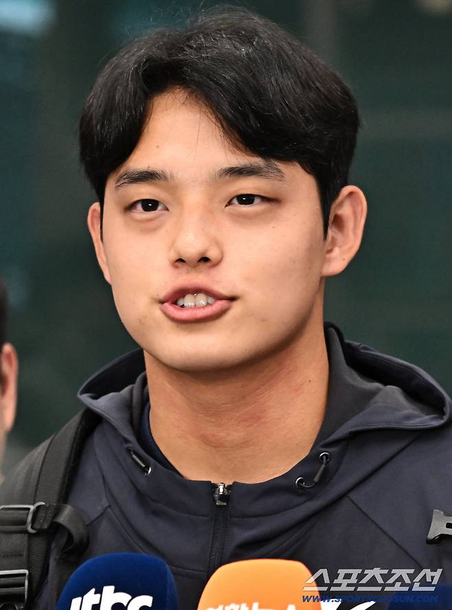 문동주 어깨 이미 30일부터 아팠다 + 홍창기 빠지고 구자욱·문현빈 승선 이유는 → 류지현호 30인 선발 배경 밝혔다 [일문일답]