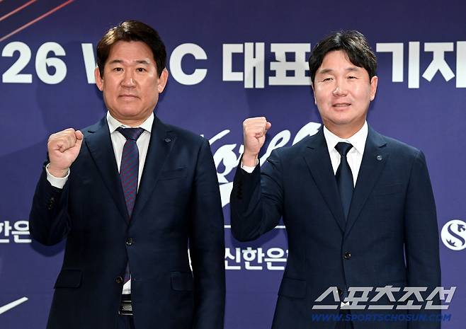 '일본전 지고 8강 진출 vs 일본전 이기고 조 3위' → 짓궂은 질문에 류지현 감독이 웃었다